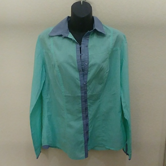 Venus Two Tone Button Down Top - Picture 3 of 8